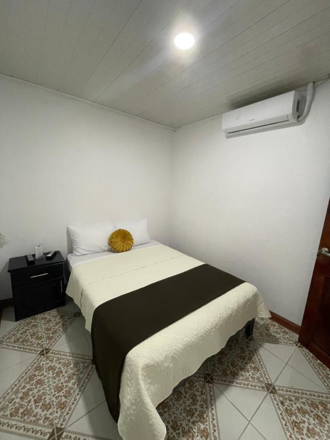 Hotel El Coco Alajuela Luaran gambar